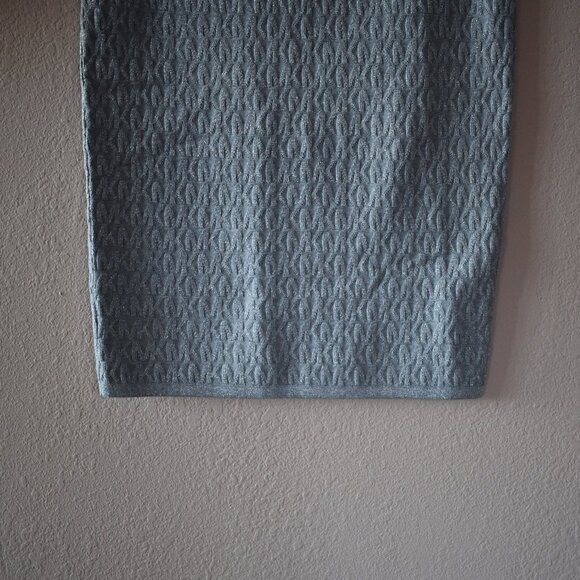 $98 Michael Kors Women's Pearl Heather/Metallic Silver Logo SWEATER SKIRT Size L - Picture 3 of 6